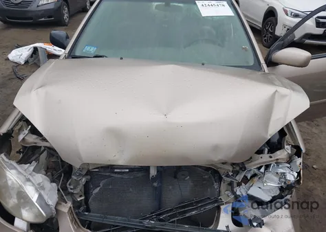 2004 Toyota Corolla Le из США, поврежденный, VIN 2T1BR38E94C215548